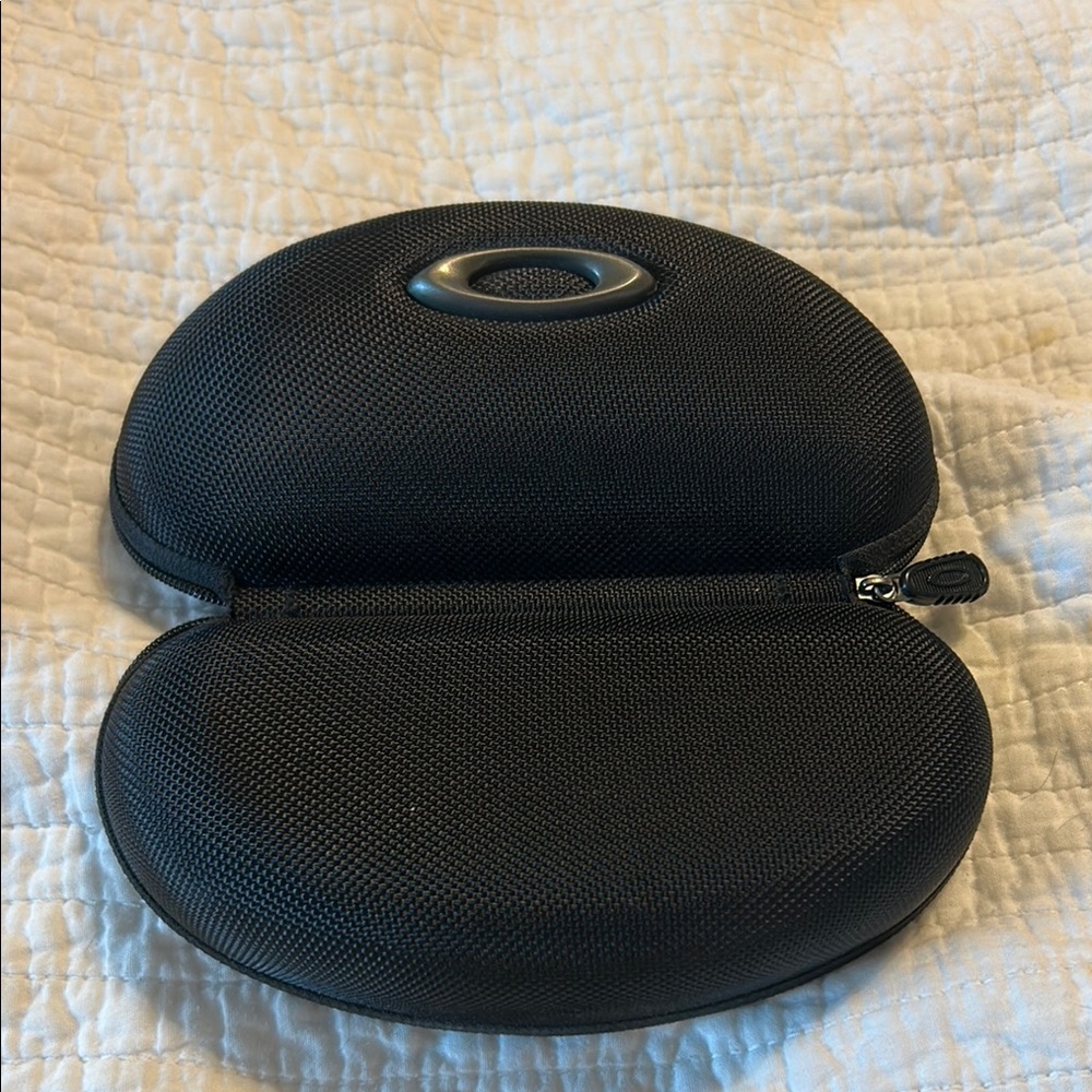 Oakley Black Textured Hard Shell Sunglass Case